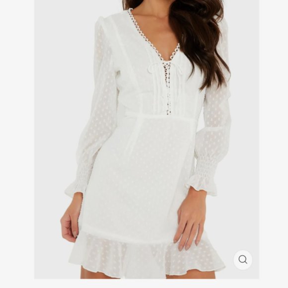 QUIZ Mini Lace Dress White V-Neck Long Puffy Sleeves Ruffled US 4 Fit &‎ Flare - Picture 1 of 16